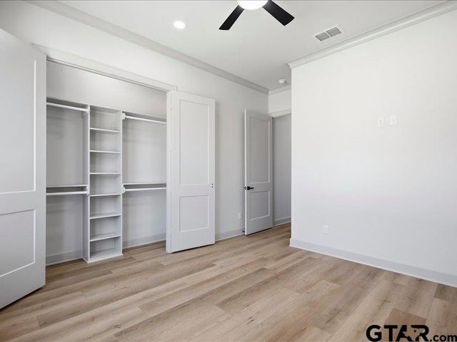 17287 Woodcrest Circle, Lindale, TX 75771