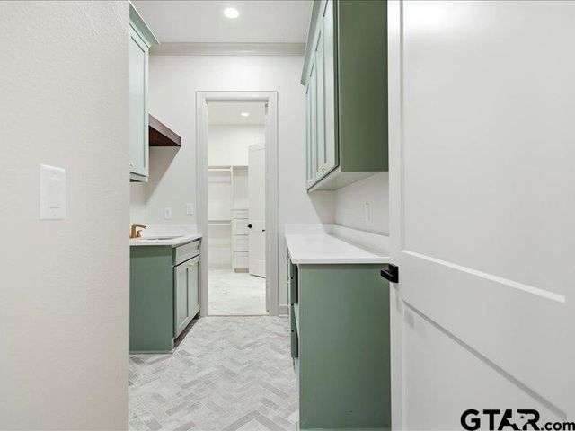 17287 Woodcrest Circle, Lindale, TX 75771