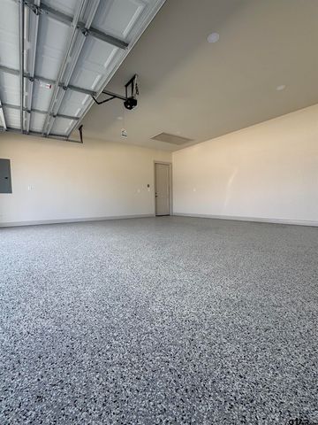 17287 Woodcrest Circle, Lindale, TX 75771