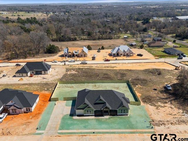 17287 Woodcrest Circle, Lindale, TX 75771