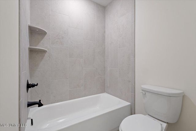 902 Coahoma Court, Nesbit, MS 38651