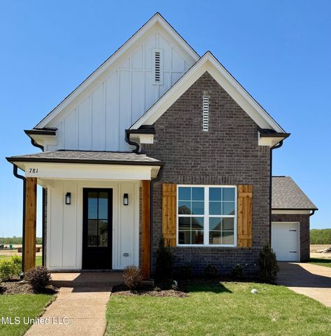 902 Coahoma Court, Nesbit, MS 38651