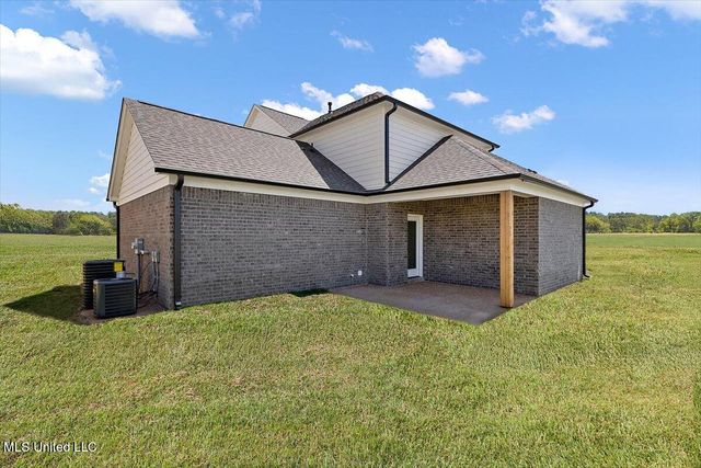 902 Coahoma Court, Nesbit, MS 38651