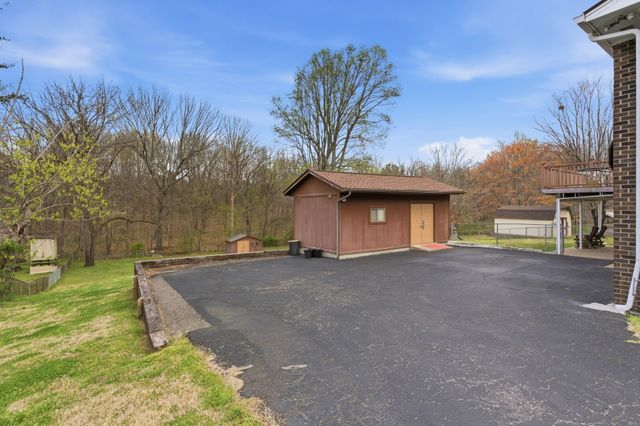 126 Robertson Ave, Greenbrier, TN 37073