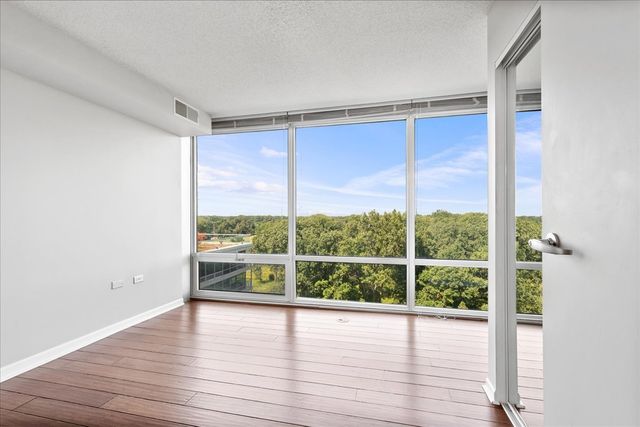 9655 Woods Drive 1006, Skokie, IL 60077
