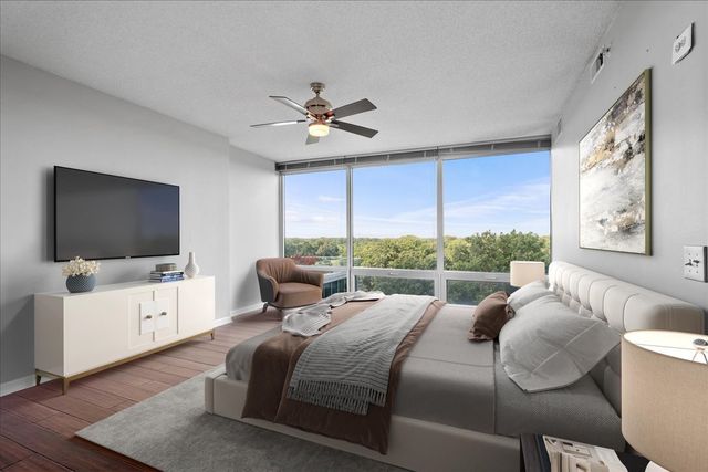 9655 Woods Drive 1006, Skokie, IL 60077