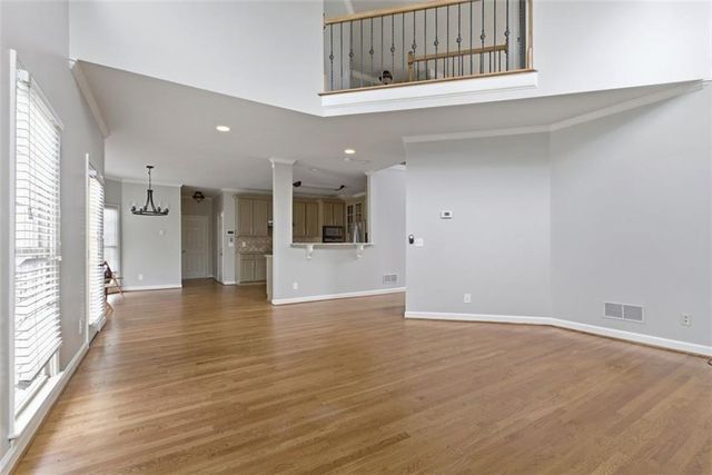 253 Chestnut Lake Way, Lilburn, GA 30047