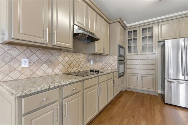 253 Chestnut Lake Way, Lilburn, GA 30047