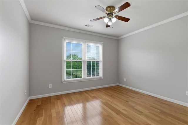 253 Chestnut Lake Way, Lilburn, GA 30047