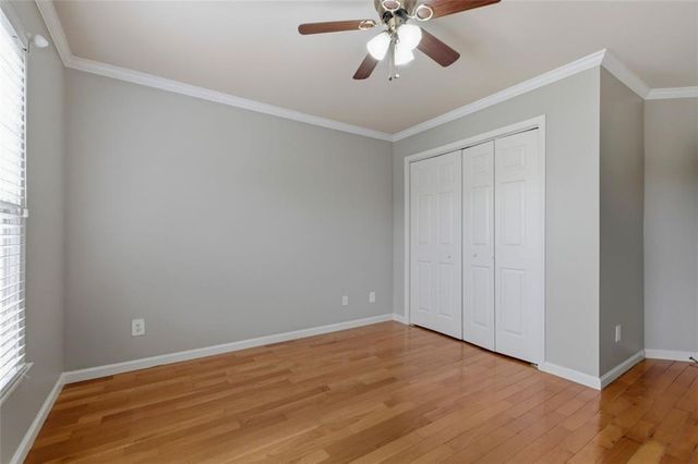 253 Chestnut Lake Way, Lilburn, GA 30047