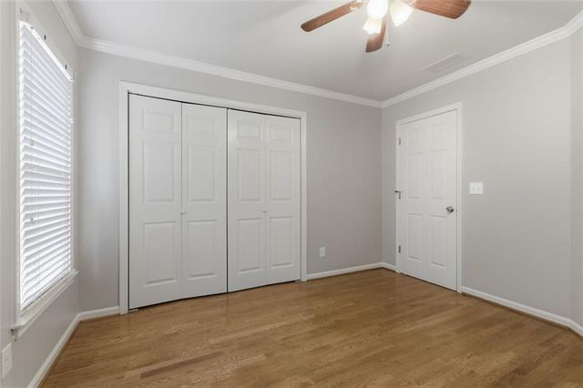 253 Chestnut Lake Way, Lilburn, GA 30047