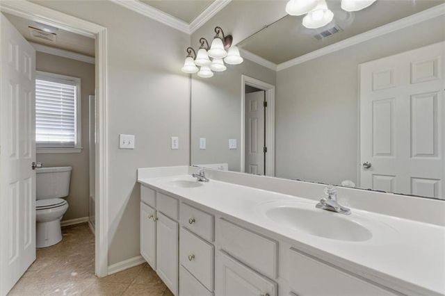 253 Chestnut Lake Way, Lilburn, GA 30047