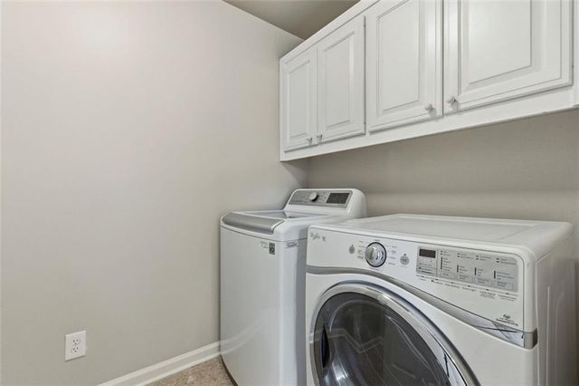 253 Chestnut Lake Way, Lilburn, GA 30047
