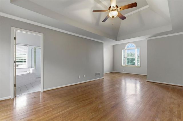 253 Chestnut Lake Way, Lilburn, GA 30047