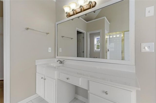 253 Chestnut Lake Way, Lilburn, GA 30047