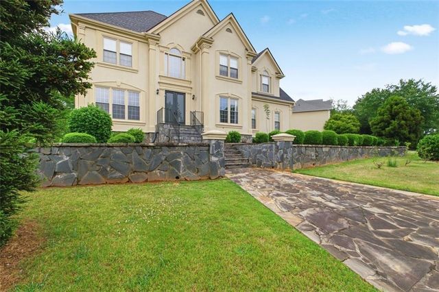 253 Chestnut Lake Way, Lilburn, GA 30047