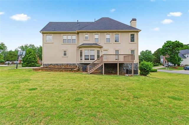 253 Chestnut Lake Way, Lilburn, GA 30047