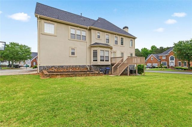 253 Chestnut Lake Way, Lilburn, GA 30047