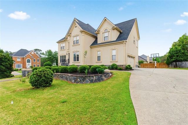 253 Chestnut Lake Way, Lilburn, GA 30047