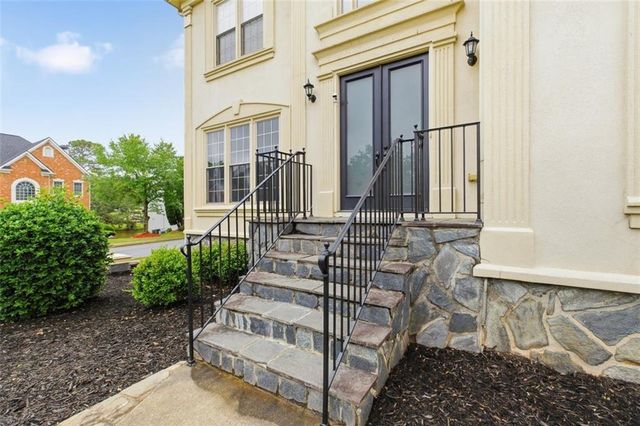 253 Chestnut Lake Way, Lilburn, GA 30047