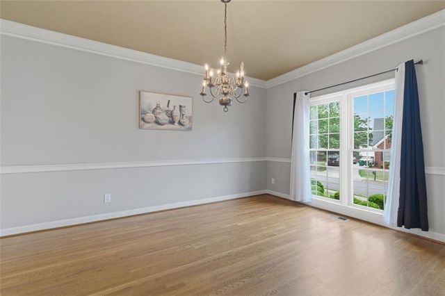 253 Chestnut Lake Way, Lilburn, GA 30047