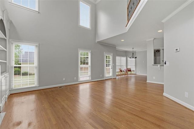 253 Chestnut Lake Way, Lilburn, GA 30047