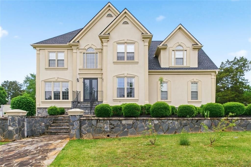 253 Chestnut Lake Way, Lilburn, GA 30047
