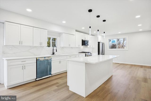 5 S SYRACUSE DR, Cherry Hill, NJ 08034