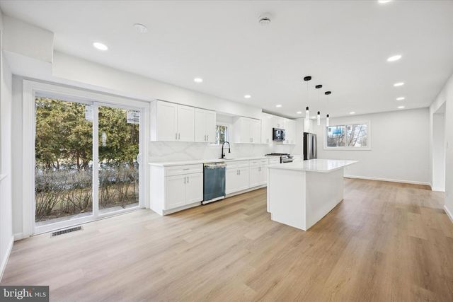 5 S SYRACUSE DR, Cherry Hill, NJ 08034