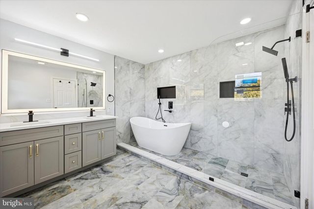 5 S SYRACUSE DR, Cherry Hill, NJ 08034