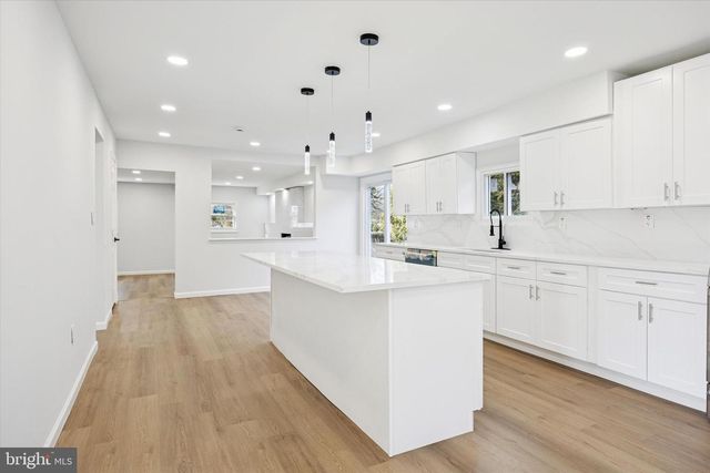 5 S SYRACUSE DR, Cherry Hill, NJ 08034