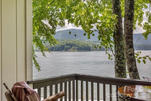 82 Innsbrook Drive, Lake Toxaway, NC 28747