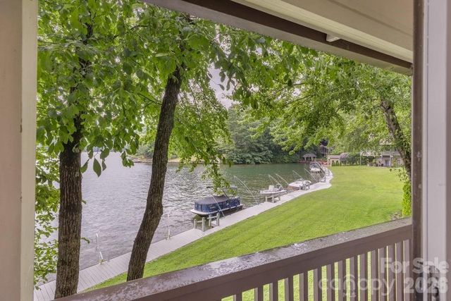 82 Innsbrook Drive, Lake Toxaway, NC 28747