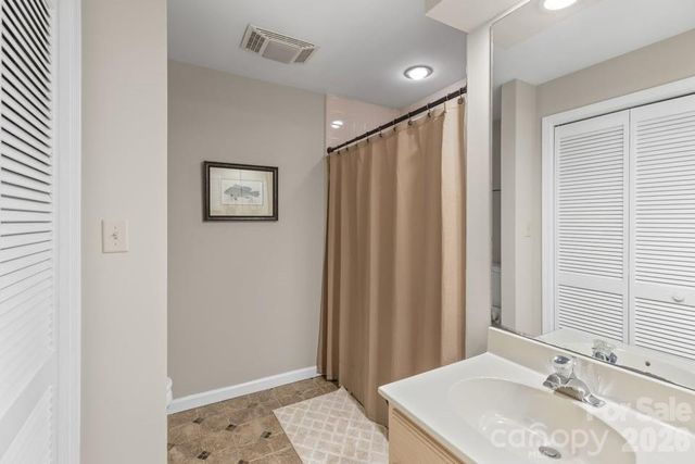 82 Innsbrook Drive, Lake Toxaway, NC 28747