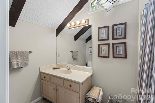82 Innsbrook Drive, Lake Toxaway, NC 28747