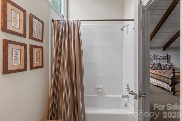 82 Innsbrook Drive, Lake Toxaway, NC 28747