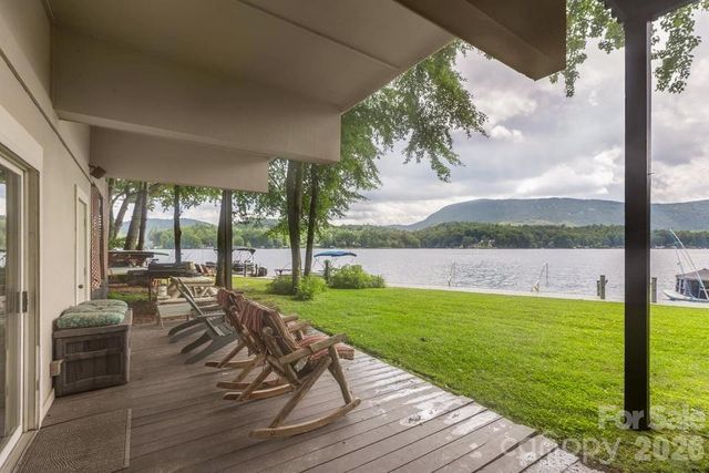 82 Innsbrook Drive, Lake Toxaway, NC 28747