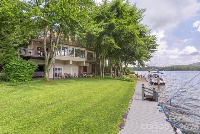 82 Innsbrook Drive, Lake Toxaway, NC 28747