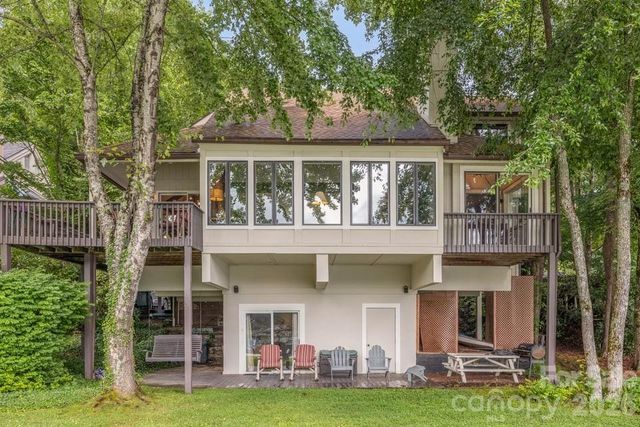 82 Innsbrook Drive, Lake Toxaway, NC 28747