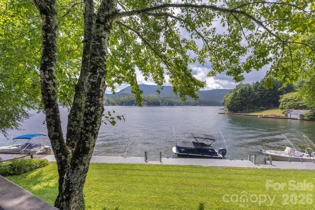 82 Innsbrook Drive, Lake Toxaway, NC 28747