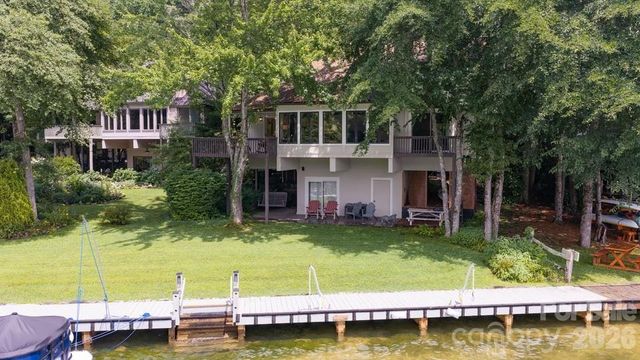 82 Innsbrook Drive, Lake Toxaway, NC 28747