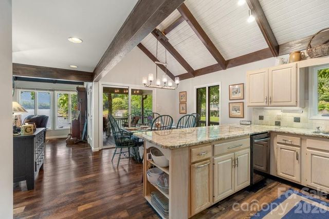 82 Innsbrook Drive, Lake Toxaway, NC 28747