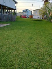 5016 1/2 Avenue M1/2, Galveston, TX 77551