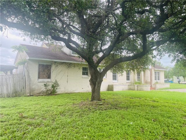 626 Fetick Ave, Taft, TX 78390