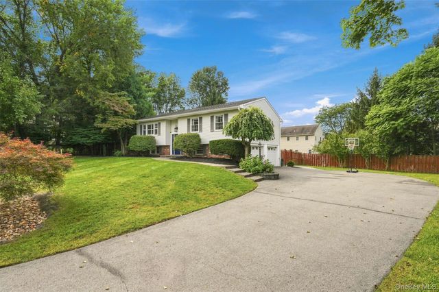 4 Aspen Court, Wappingers Falls, NY 12590
