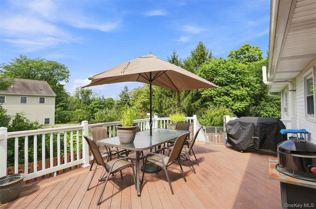4 Aspen Court, Wappingers Falls, NY 12590