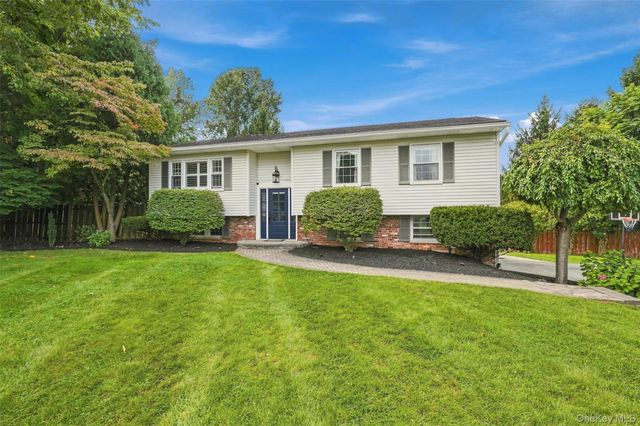 4 Aspen Court, Wappingers Falls, NY 12590