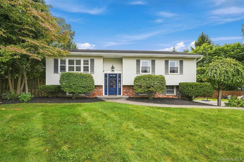 4 Aspen Court, Wappingers Falls, NY 12590