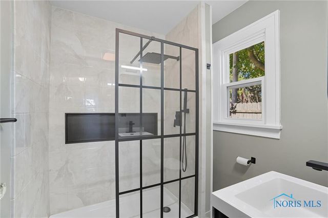 913 Coventry Avenue, Toledo, OH 43607