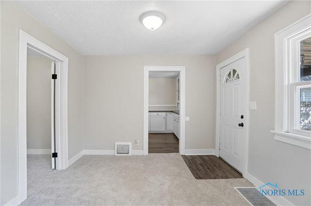 913 Coventry Avenue, Toledo, OH 43607